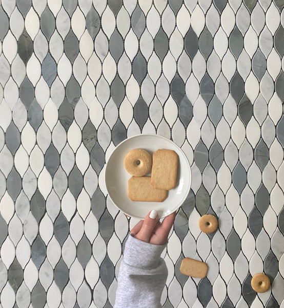 Elongated Teardrop White And Carrara With Blue Polished All Marble Tiles