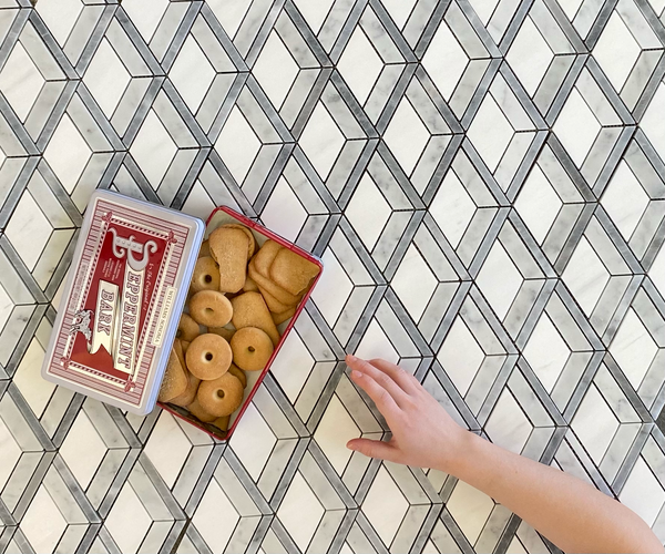 Genau Waterjet Mosaic Carrara and Bardiglio All Marble Tiles